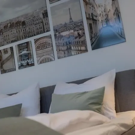 Kaza Guesthouse, Centrally Located 2 & 3 Bedroom In Apartment Augsburg