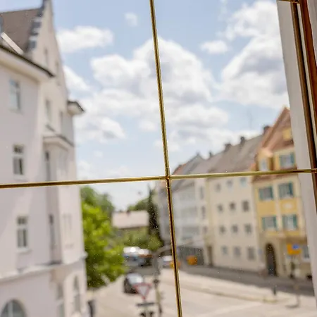 Lägenhet Kaza Guesthouse, Centrally Located 2 & 3 Bedroom In