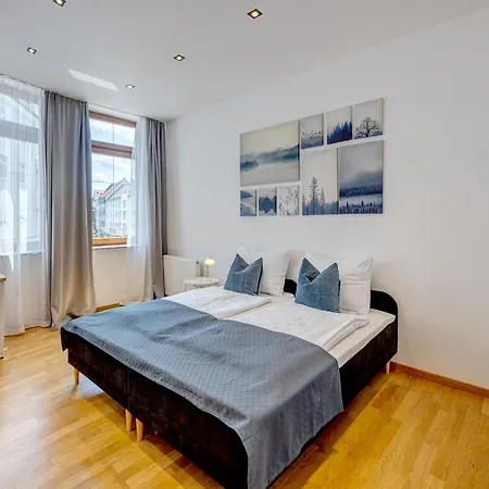 Kaza Guesthouse, Centrally Located 2 & 3 Bedroom In Apartmán *