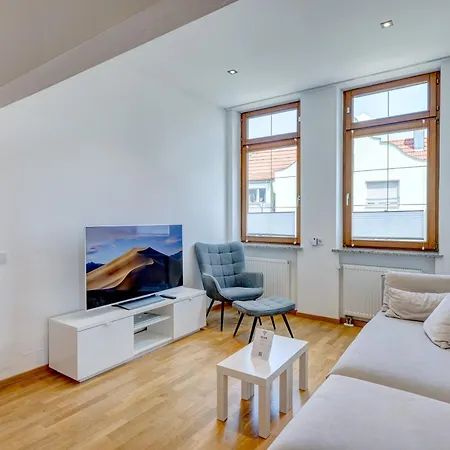 Kaza Guesthouse, Centrally Located 2 & 3 Bedroom In Apartmán Augsburg