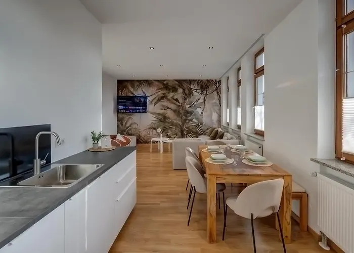 Kaza Guesthouse, Centrally Located 2 & 3 Bedroom In * Augsburg