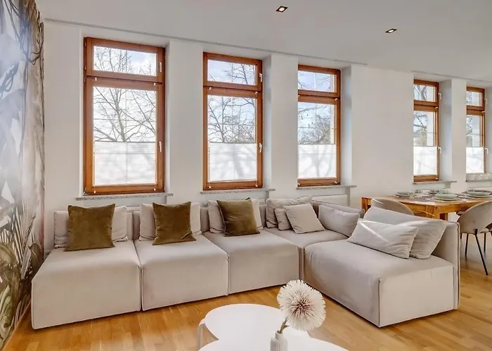 Lägenhet Kaza Guesthouse, Centrally Located 2 & 3 Bedroom In Augsburg