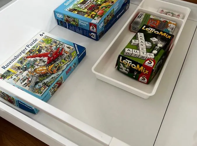 Kaza Guesthouse, Centrally Located 2 & 3 Bedroom In