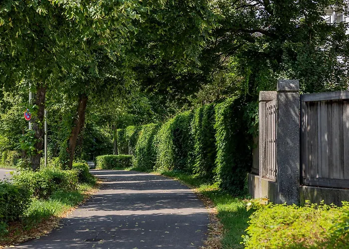 Lägenhet Kaza Guesthouse, Centrally Located 2 & 3 Bedroom In