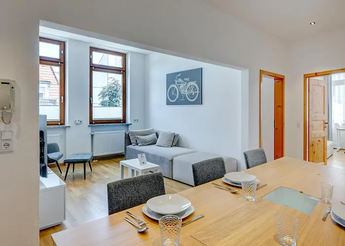 Lägenhet Kaza Guesthouse, Centrally Located 2 & 3 Bedroom In