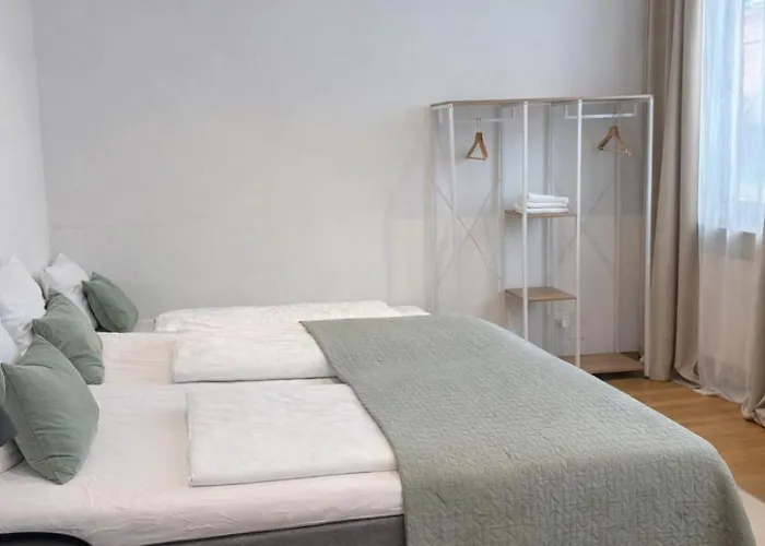 Lägenhet Kaza Guesthouse, Centrally Located 2 & 3 Bedroom In *