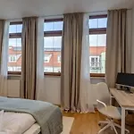 Kaza Guesthouse, Centrally Located 2 & 3 Bedroom In *