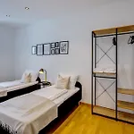 Kaza Guesthouse, Centrally Located 2 & 3 Bedroom In 公寓