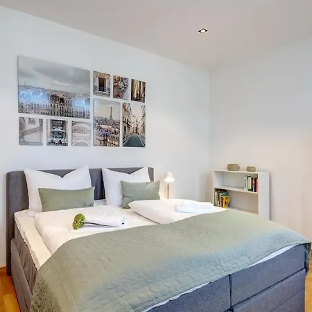 Kaza Guesthouse, Centrally Located 2 & 3 Bedroom In Apartment