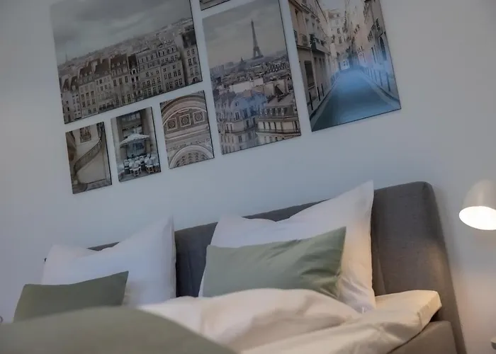 Kaza Guesthouse, Centrally Located 2 & 3 Bedroom In Apartment Augsburg