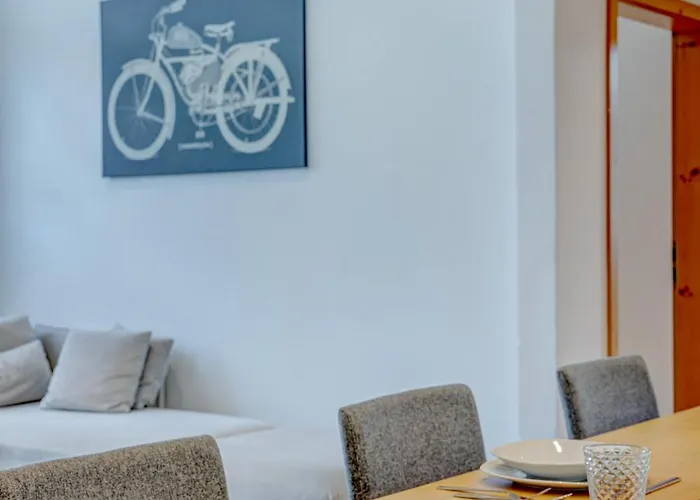 Kaza Guesthouse, Centrally Located 2 & 3 Bedroom In Apartment Augsburg